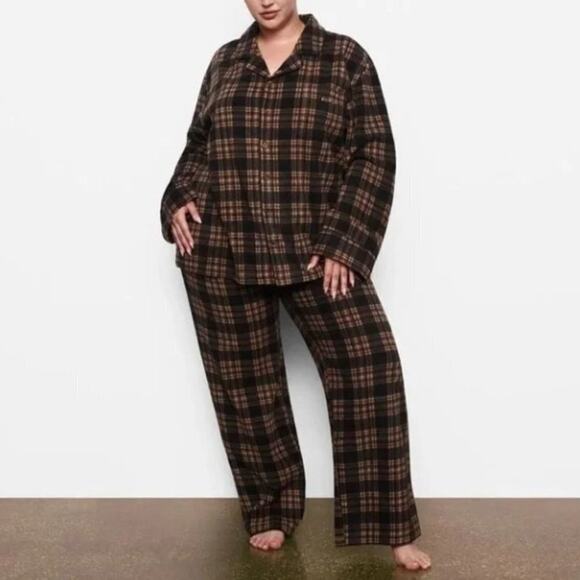SKIMS Plus Size Brown Plaid Soft Fleece Pajama Top Size 3X - Picture 1 of 6